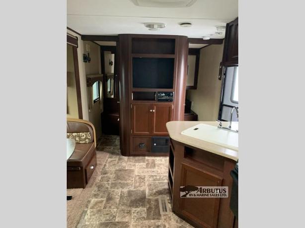 Used 2014 Dutchmen RV Coleman Expedition CTS244BH image 3