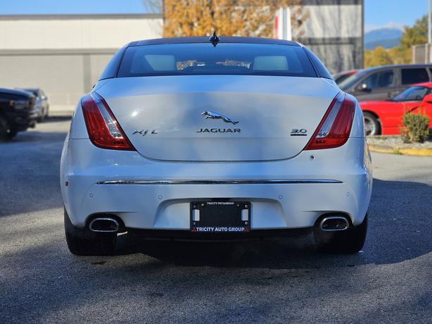 2014 Jaguar XJ L Portfolio - Sunroof, Backup Camera, Memory Seats image 6
