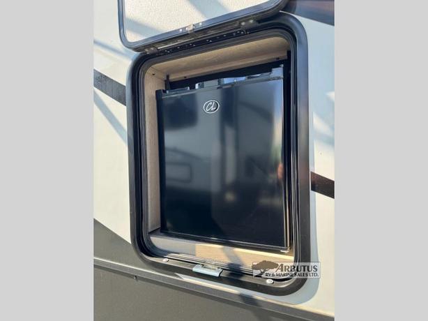 Used 2022 Forest River RV Rockwood Signature Ultra Lite 8263MBR image 8