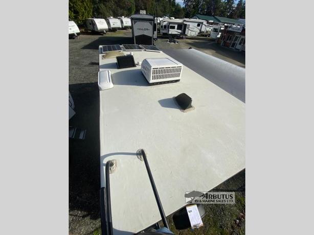 Used 2020 Jayco Jay Flight SLX Western Edition 212QBW image 5