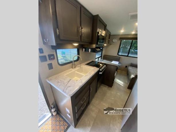 Used 2020 Jayco Jay Flight SLX Western Edition 212QBW image 8