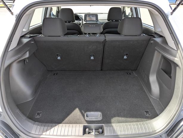 2023 Hyundai Kona Preferred - AWD, No Accidents, Heated Seats image 8