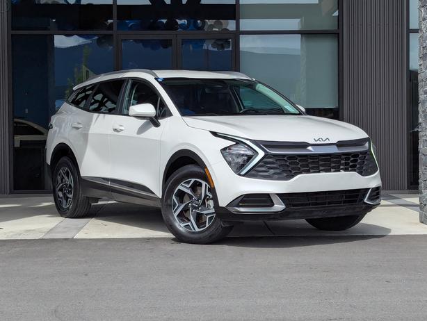 2024 Kia Sportage LX - No Accidents, Heated Seats, AWD image 4