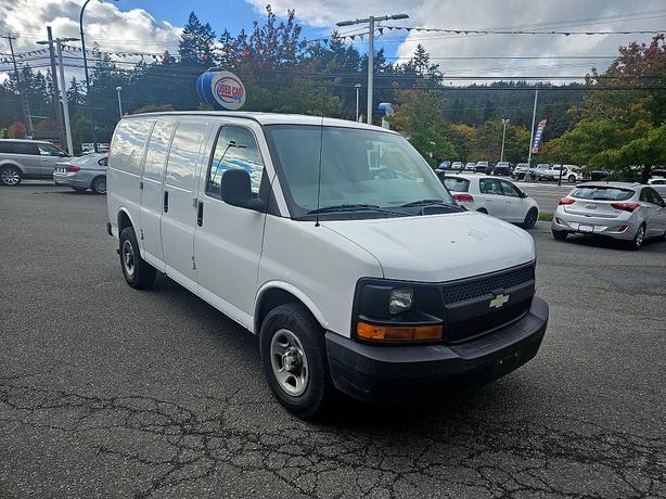 2007 Chevrolet  Express Cargo Van image 3