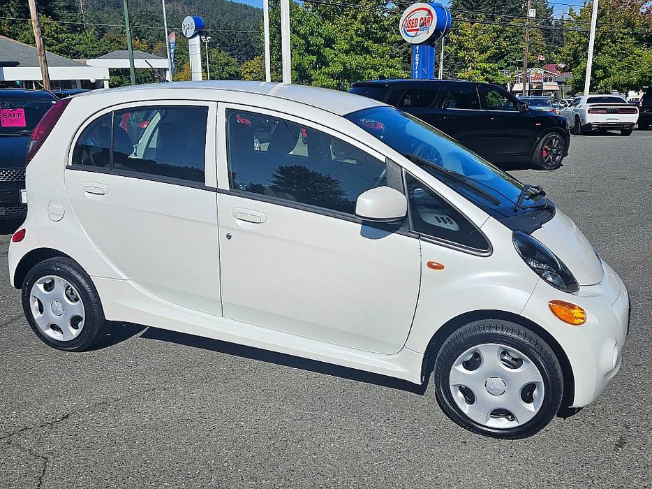 2014 Mitsubishi  i-MiEV ES display photo