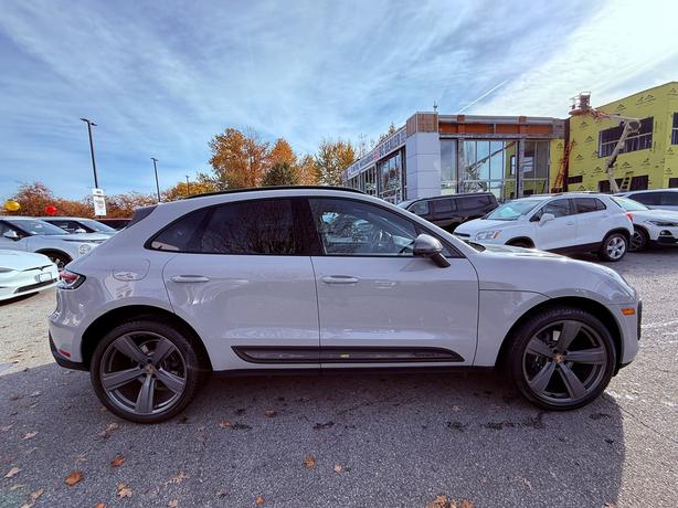 2025 Porsche Macan T - Loaded, One Owner, No Accidents, Local B.C image 5
