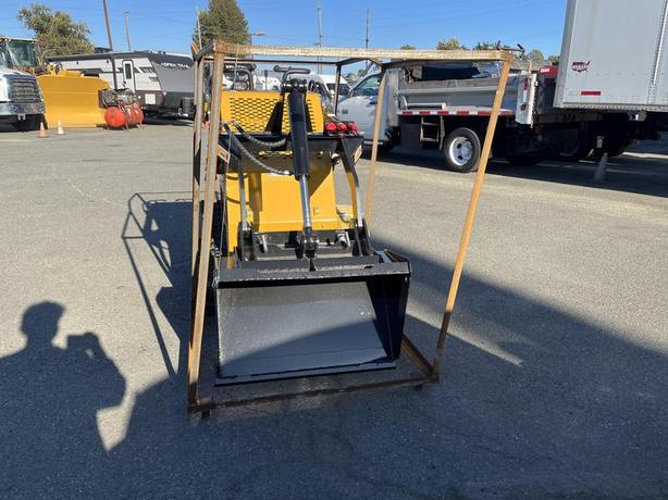 2025 AGT INDUSTRIAL MX-MZT14 RUBBER TRACK RIDE ON MINI SKID STEER (New) image 8