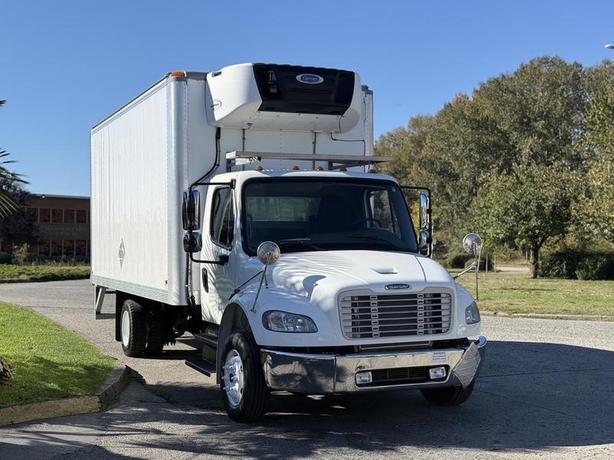 2017 Freightliner M2 106 18-Foot Reefer Cube Van – Cummins Diesel image 2