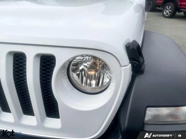 2023 JEEP WRANGLER image 8