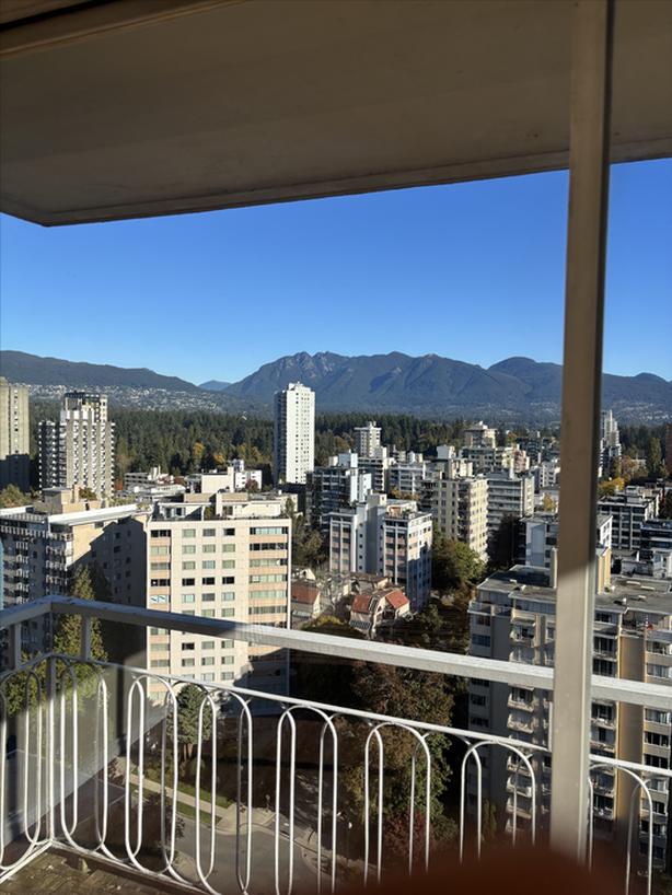 $2200- 1 bedroom Beautiful mountain/city view ;West of Denman- English Bay image 2