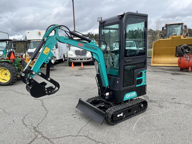 2024 AGT Industrial Green QH13R Mini Excavator 420CC Gas Engine (New) image 2