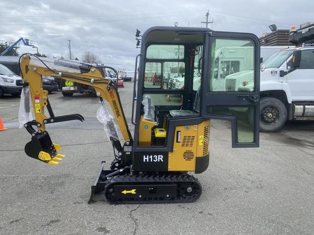 2024 AGT Industrial H13R Mini Excavator 420CC Gas Engine (New) image 2