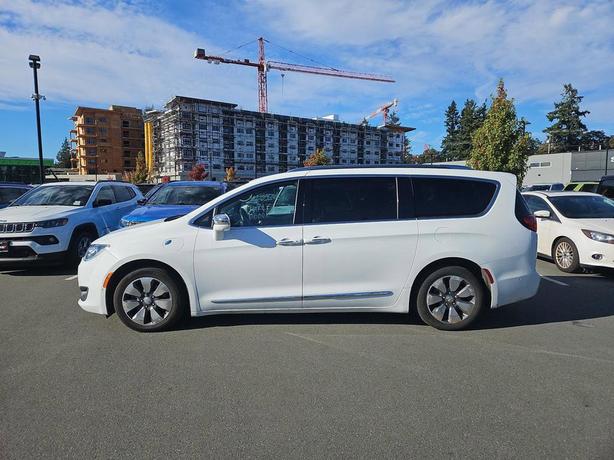 2020 Chrysler Pacifica Hybrid Limited | Remote Start | Cruise Control! image 3