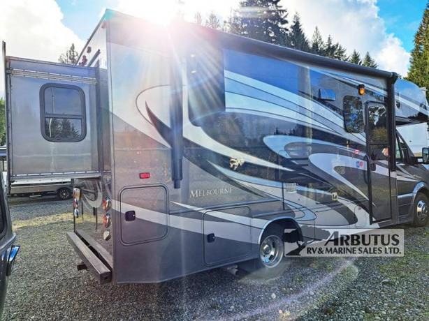 Used 2016 Jayco Melbourne 24K image 4