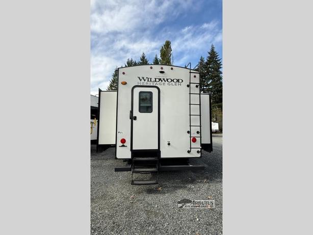Used 2023 Forest River RV Wildwood Heritage Glen 356QB image 5