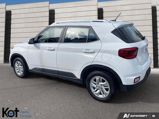 2023 Hyundai Venue Preferred HEATED SEATS & STEERING WHEEL! BACKUP CAMERA! BLUET image 4