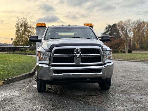 2013 RAM 3500 Crew Cab 4x4 Service Truck image 3