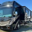 Used 2019 Fleetwood RV Discovery LXE 44H thumbnail image 3