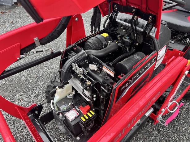 2024 Mahindra 1100 series 1126 HST image 7