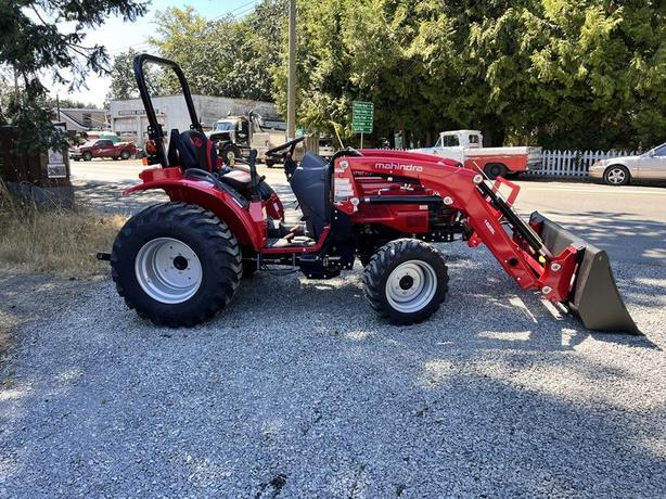 2024 Mahindra 1600 Series 1626 HST image 2