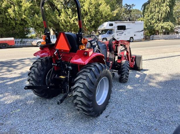 2024 Mahindra 1600 Series 1626 HST image 4