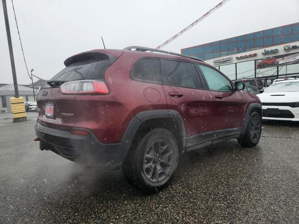 2019 Jeep Cherokee Trailhawk | Loaded! | Cold Weather Package | SafetyTec Packag image 3