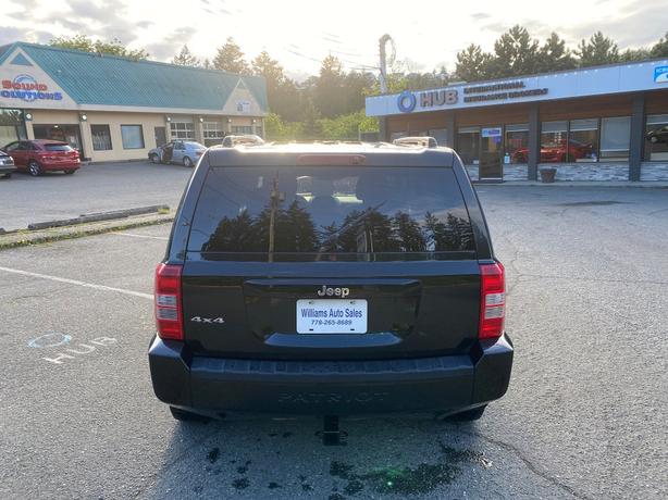 2008 Jeep  Patriot Sport 4cyl manual 4x4 image 5