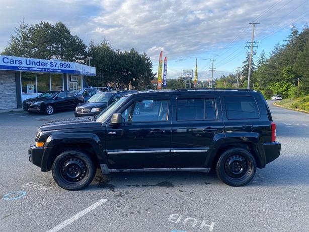 2008 Jeep  Patriot Sport 4cyl manual 4x4 image 7