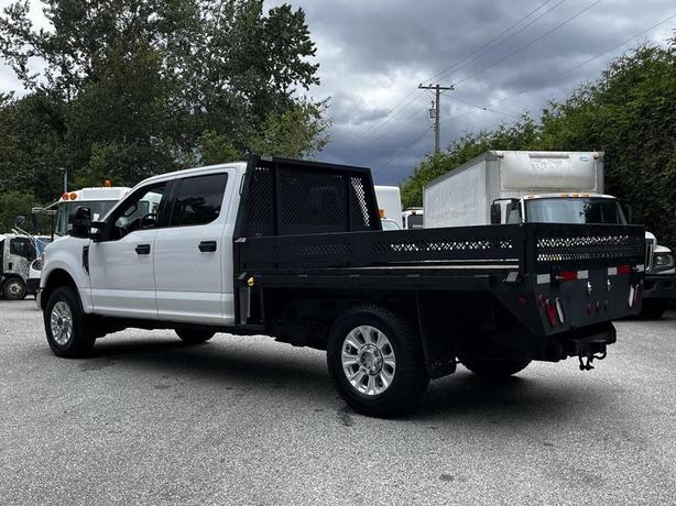 2020 Ford F-350 SD XLT SuperCrew 9-Foot Flatdeck 4x4 image 7