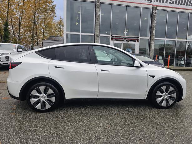 2024 Tesla Model Y image 4