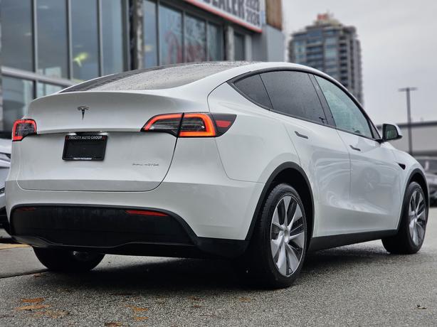 2024 Tesla Model Y image 5