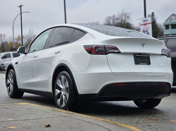 2024 Tesla Model Y image 7