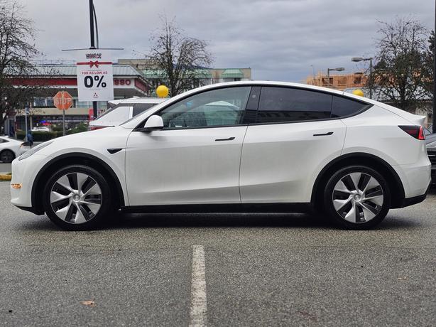 2024 Tesla Model Y image 8