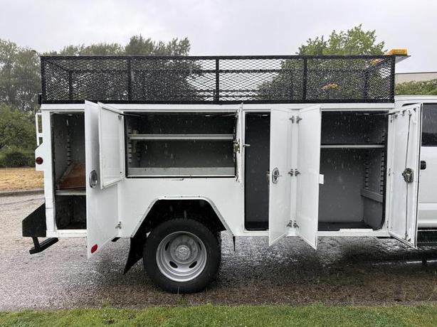 2020 Ford F-550 XLT Crew Cab 4x4 Service Truck image 3