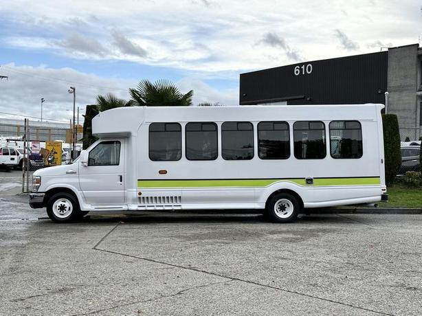 2009 Ford Econoline E-450 13 Passenger Diesel Bus with Wheelchair Lift image 6