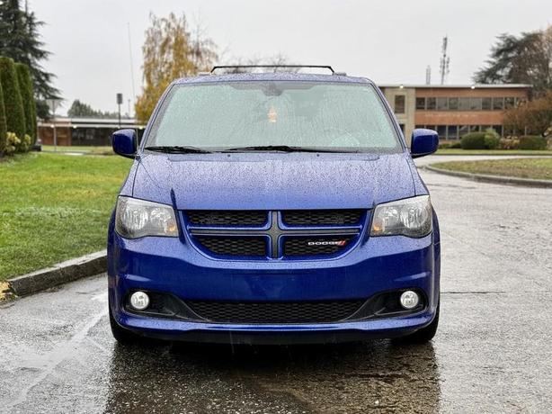 2020 Dodge Grand Caravan GT 7-Passenger Minivan image 3