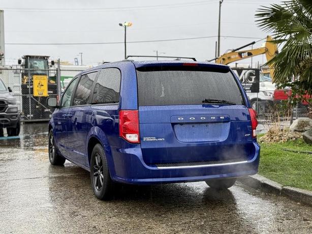 2020 Dodge Grand Caravan GT 7-Passenger Minivan image 8