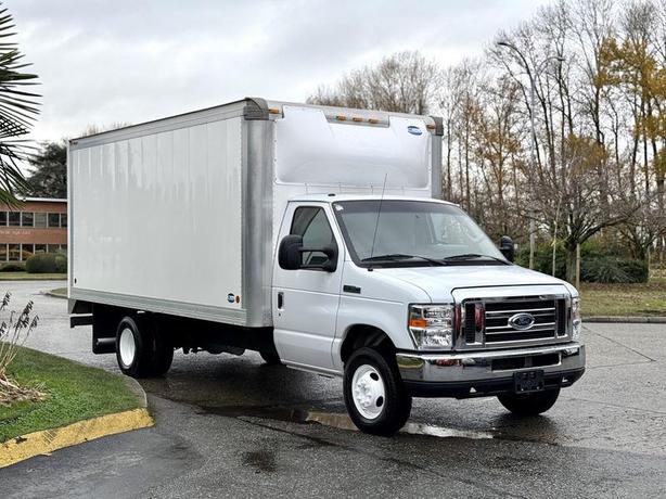 2019 Ford Econoline E-450 Super Duty 16-Foot Cube Van with Loading Ramp image 1