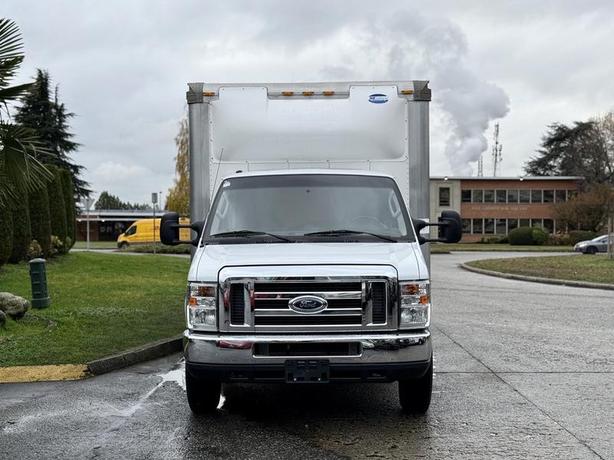 2019 Ford Econoline E-450 Super Duty 16-Foot Cube Van with Loading Ramp image 3