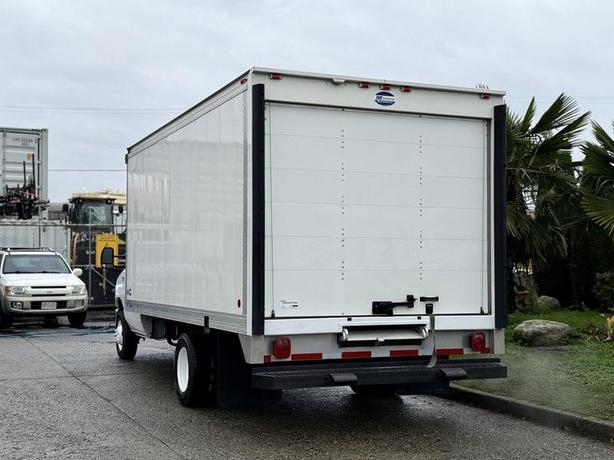 2019 Ford Econoline E-450 Super Duty 16-Foot Cube Van with Loading Ramp image 8