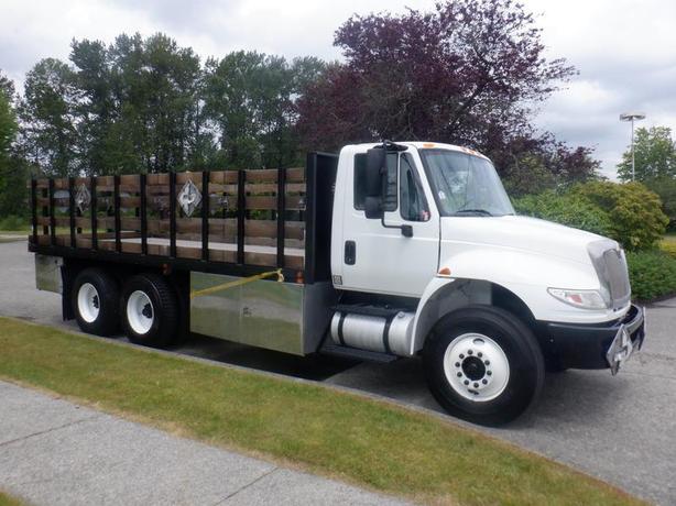 2015 International 4400 20 Foot Flat Deck Dually Diesel With Air Brakes image 6