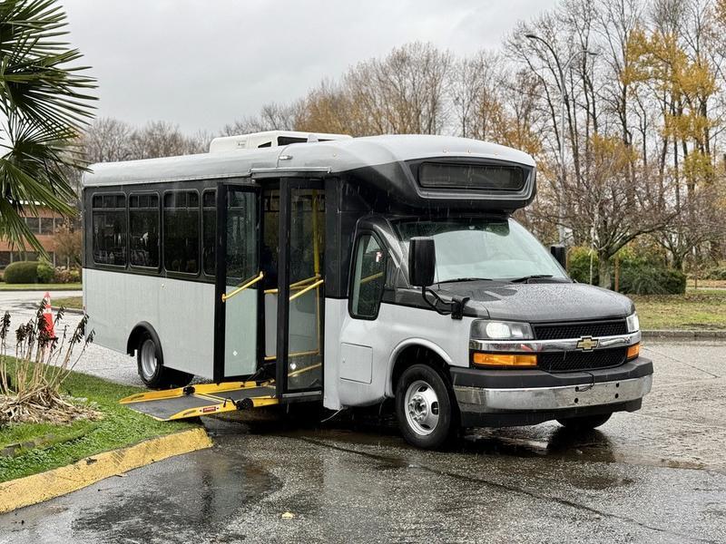 2019 Chevrolet Express 4500 22-Passenger Bus with Wheelchair Ramp display photo