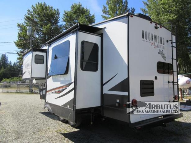 Used 2022 Forest River RV Rockwood Ultra Lite 2442BS image 5