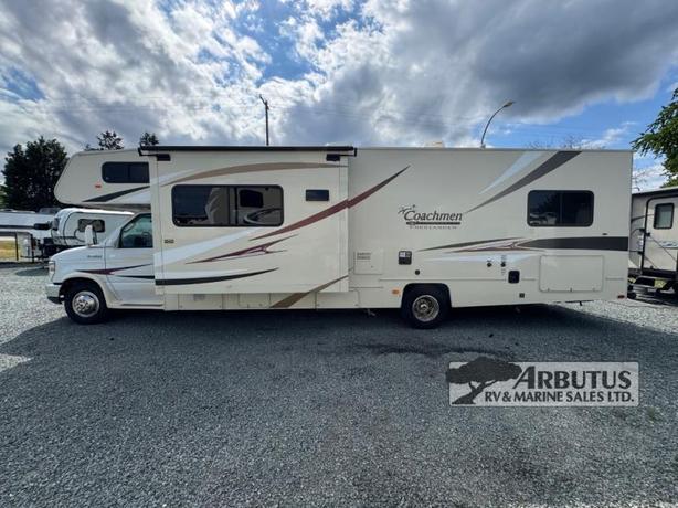 Used 2014 Coachmen RV Freelander 32BH Ford 450 image 4