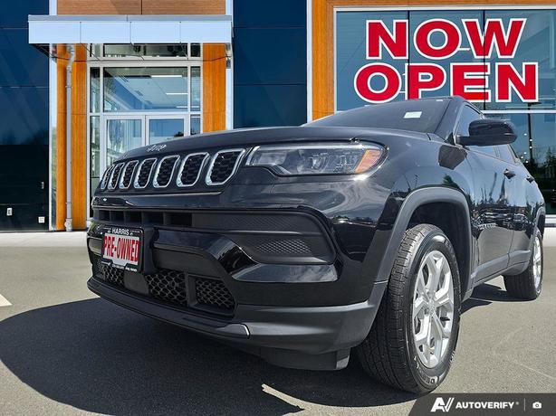 2024 Jeep Compass Sport 4x4 | Low Km's | One Owner | No Reported Accidents! image 8