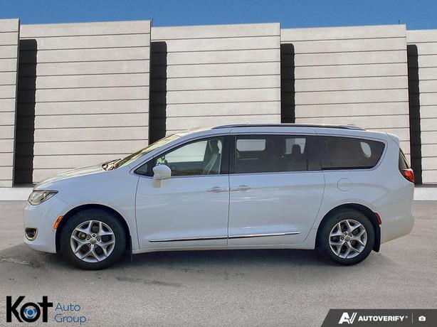 2017 Chrysler Pacifica Touring-L Plus REMOTE START! LEATHER SEATING! BACKUP CAME image 3