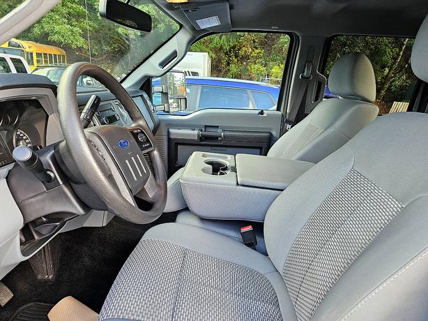 2011 Ford  Super Duty F-250 Pickup XLT image 8