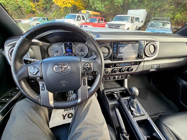 2018 Toyota  Tacoma TRD Sport image 6