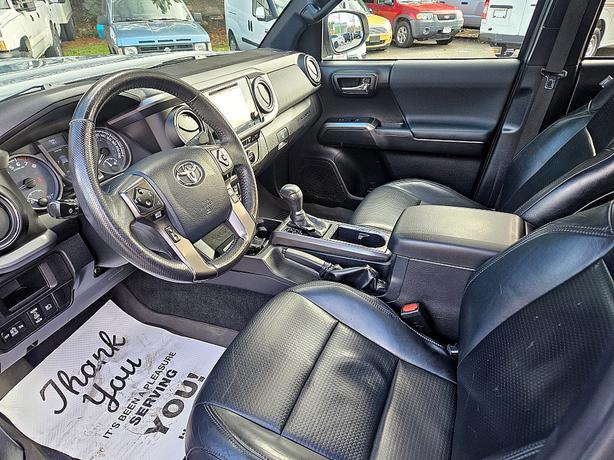 2018 Toyota  Tacoma TRD Sport image 7