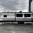2022 Aspen Trail 28 Foot Travel Trailer With 1 Slide Out thumbnail image 4